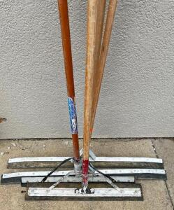 DESCRIPTION: (4) ASSORTED SQUEEGEES LOCATION: SHOP QTY: 4