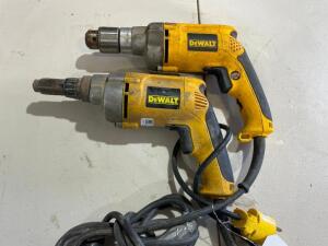 DESCRIPTION: (2) DEWALT VSR VERSA CLUTCH SCREWDRIVERS BRAND/MODEL: DEWALT DW268 LOCATION: SHOP QTY: 2