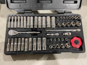 DESCRIPTION: GEARWRENCH SAE & METRIC COMPLETE SOCKET SET. BRAND/MODEL: GEARWRENCH LOCATION: SHOP QTY: 1