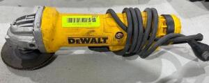 DESCRIPTION: DEWALT 5" ANGLE GRINDER BRAND/MODEL: DEWALT DWE43114 LOCATION: SHOP QTY: 1