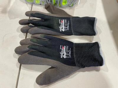 DESCRIPTION: (12) PAIR OF 10/XL WORK GLOVES LOCATION: SHOP QTY: 1