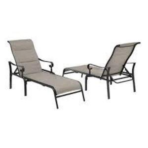 DESCRIPTION: (2) CHAISE LOUNGE SET BRAND/MODEL: HAMPTON BAY #1006300211 INFORMATION: GLENRIDGE FALLS RETAIL$: $399.00 TOTAL QTY: 2