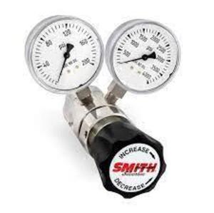 DESCRIPTION: (1) HIGH PURITY TWO STAGE GAS REGULATOR BRAND/MODEL: SMITH EQUIPMENT #45PW85 RETAIL$: $1094.97 EA QTY: 1