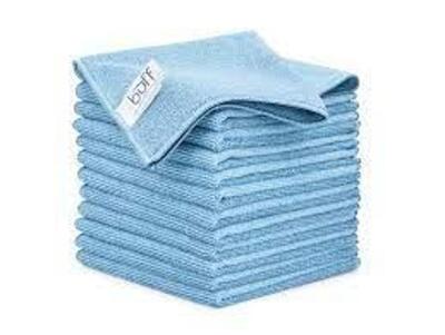 DESCRIPTION: (2) BUNDLES OF APPROX (100) MICROFIBER CLEANING TOWELSBRAND/MODEL: LEIFHEITINFORMATION: BLUERETAIL$: $26.05 PER BUNDLEQTY: 2