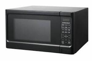 DESCRIPTION: (1) MICROWAVE OVEN BRAND/MODEL: HAMILTON BEACH #P100N30APS3B INFORMATION: BLACK RETAIL$: $100.00 EA SIZE: 1.1 CU FT QTY: 1