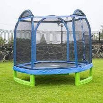 DESCRIPTION: (1) TRAMPOLINE HEXAGON WITH FLASHLIGHT ZONE BRAND/MODEL: BOUNCE PRO RETAIL$: 109 SIZE: 7 FT QTY: 1