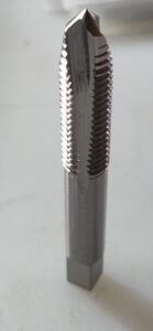 DESCRIPTION: (12) HSS SPIRAL POINT TAPS BRAND/MODEL: VC 04997599 RETAIL$: $ 18.77 EA SIZE: M10x1.50 METRIC COARSE QTY: 12