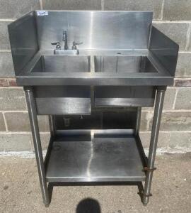 DESCRIPTION: 26" X 30" TWO WELL ALL STAINLESS SINK W/ SIDE AND BACK SPLASH. ADDITIONAL INFORMATION MISSING (1) FAUCET. SIZE 26 "X 30" LOCATION: BAY 6