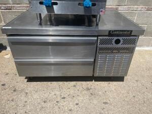 DESCRIPTION: CONTINENTAL 48" X 33" TWO DRAWER REFRIGERATED CHEFS BASE. BRAND / MODEL: CONTINENTAL ADDITIONAL INFORMATION 115 VOLT, 1 PHASE SIZE 48" X