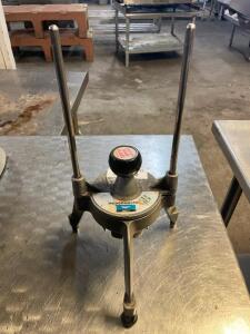 DESCRIPTION: VOLLRATH WEDGEMASTER MANUAL WEDGER BRAND / MODEL: VOLLRATH WEDGEMASTER LOCATION: BAY 6 QTY: 1