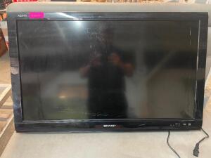 DESCRIPTION: SHARP 40" FLAT SCREEN TV BRAND / MODEL: SHARP LC-40D68UT ADDITIONAL INFORMATION MISSING POWER CORD SIZE 40" LOCATION: BAY 6 QTY: 1