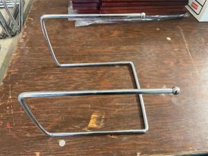 DESCRIPTION: (6) WIRE PIZZA PAN STANDS LOCATION: BAY 6 THIS LOT IS: SOLD BY THE PIECE QTY: 6