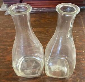 DESCRIPTION: (25) GLASS CARAFES LOCATION: BAY 6 THIS LOT IS: SOLD BY THE PIECE QTY: 25