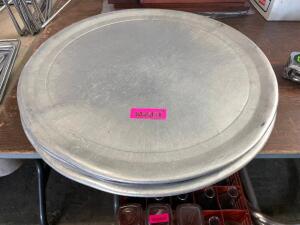 DESCRIPTION: (6) 22" PIZZA PANS SIZE 22" LOCATION: BAY 6 THIS LOT IS: SOLD BY THE PIECE QTY: 6