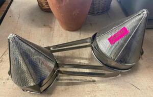 DESCRIPTION: (2) ASSORTED STAINLESS LADLES LOCATION: BAY 6 THIS LOT IS: SOLD BY THE PIECE QTY: 2