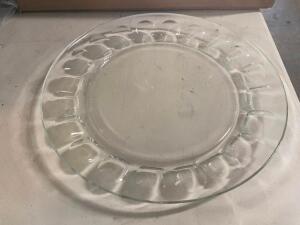 DESCRIPTION: (30) 9" GLASS SALAD PLATES SIZE 9" LOCATION: BAY 6 THIS LOT IS: SOLD BY THE PIECE QTY: 30