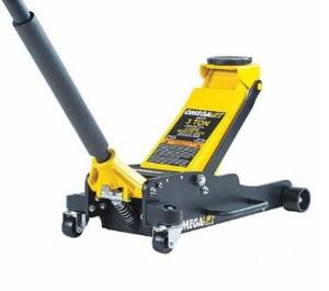 DESCRIPTION (1) OMEGA HEAVY-DUTY HYBRID SERVICE JACK BRAND/MODEL 26033 ADDITIONAL INFORMATION LIFTING CAPACITY: 3 TON/RETAILS AT $336.10 SIZE 11-3/4"B