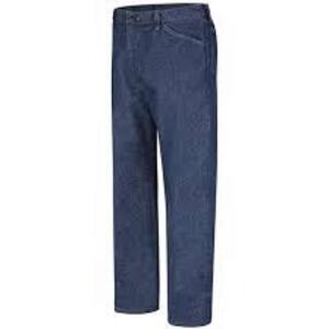 DESCRIPTION: (5) PAIRS OF FLAME RESISTANT BLUE JEANS BRAND/MODEL: BULWARK PROTECTIVE APPAREL #PEJ4DW1 INFORMATION: BLUE JEAN RETAIL$: $57.49 EA SIZE: