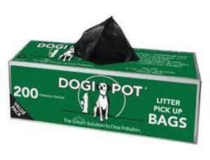 DESCRIPTION: (5) DOG LITTER PICK UP BAGS BRAND/MODEL: DOGIPOT INFORMATION: BLACK RETAIL$: $19.36 EA SIZE: 200 BAGS QTY: 5