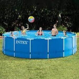 DESCRIPTION: 15FT X 48IN METAL FRAME POOL SET BRAND/MODEL: INTEX RETAIL$: $542.79 LOCATION: SHOWROOM 1 QTY: 1