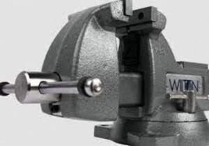 DESCRIPTION: (1) MECHANICS BENCH VISE BRAND/MODEL: WILTON 743A RETAIL$: $563.17 EA SIZE: 8" QTY: 1