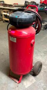 DESCRIPTION: HUSKY 26-GALLON PORTABLE ELECTRIC AIR COMPRESSOR BRAND/MODEL: HUSKY 417270 LOCATION: SHOWROOM #2 QTY: 1