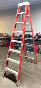 DESCRIPTION: LOUISVILLE 8FT FIBERGLASS STEP LADDER LOCATION: SHOWROOM #2 QTY: 1