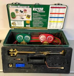 DESCRIPTION: VICTOR SUPERRANGE II WELDING TORCH KIT LOCATION: SHOWROOM #2 QTY: 1