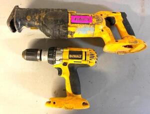 DESCRIPTION: DEWALT 2-PIECE CORDLESS TOOL SET (BATTERY/CHARGER NOT INCLUDED) BRAND/MODEL: DEWALT LOCATION: SHOWROOM #2 QTY: 1