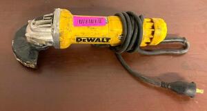 DESCRIPTION: DEWALT 4-1/2" CORDED ANLE GRINDER BRAND/MODEL: DEWALT LOCATION: SHOWROOM #2 QTY: 1