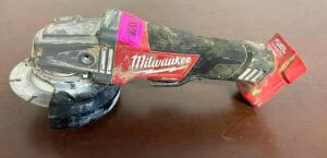 DESCRIPTION: MILWAUKEE 4-1/2" ANGLE GRINDER BRAND/MODEL: MILWAUKEE LOCATION: SHOWROOM 2 QTY: 1