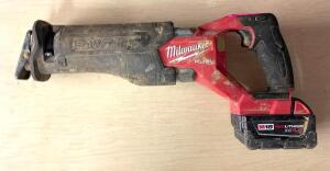 DESCRIPTION: MILWAUKEE 18V CORDLESS SAWZALL RECIPROCATING SAW BRAND/MODEL: MILWAUKEE INFORMATION: BATTERY INCLUDED LOCATION: SHOWROOM 2 QTY: 1