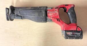 DESCRIPTION: MILWAUKEE 18V CORDLESS SAWZALL RECIPROCATING SAW BRAND/MODEL: MILWAUKEE INFORMATION: BATTERY INCLUDED LOCATION: SHOWROOM 2 QTY: 1