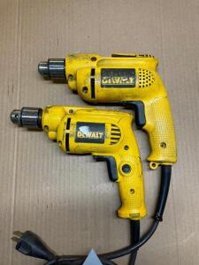 DESCRIPTION: (2) DEWALT 3/8" ROTARY DRILL BRAND/MODEL: DEWALT LOCATION: SHOWROOM #2 QTY: 2