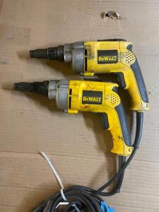 DESCRIPTION: (2) DEWALT VSR VERSA CLUTCH SCREWDRIVER BRAND/MODEL: DEWALT LOCATION: SHOWROOM #2 QTY: 2