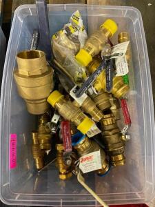 DESCRIPTION: BIN AND CONTENTS - ASSORTED BRASS AND BRONZE VALVES. LOCATION: WAREHOUSE THIS LOT IS: ONE MONEY QTY: 1