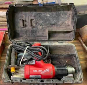 DESCRIPTION: DUAL TEMPERATURE HEAT GUN BRAND/MODEL: MILWAUKEE LOCATION: SHOWROOM 2 QTY: 1