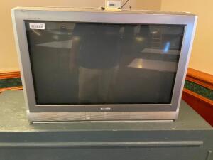 TOSHIBA 2005 COLOR TV W/ WOODEN STAND