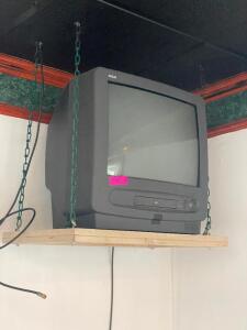 BOX TV WITH HANGING RACK