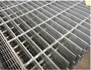 DESCRIPTION (1) HEAVY DUTY GRATE ADDITIONAL INFORMATION SILVER/MUST COME INTO INSPECT/RETAILS AT $867.50 SIZE 36" X 36" THIS LOT IS ONE MONEY QTY 1