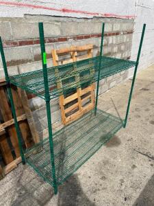 DESCRIPTION: 60" X 18" TWO TIER COATED WIRE SHELF. SIZE: 60" X 18" X 60" QTY: 1