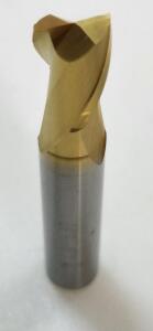 DESCRIPTION: (1) SOLID CARBIDE SQ END MILL BRAND/MODEL: HERTEL 74611229 RETAIL$: 48.64 SIZE: 7/26" 5/8" LOC 7/16" SD QTY: 1