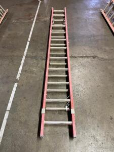 FIBERGLASS EXTENSION LADDER