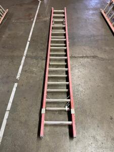 FIBERGLASS EXTENSION LADDER