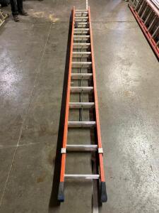 FIBERGLASS EXTENSION LADDER