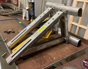 (2) - PC. LADDER JACK SET