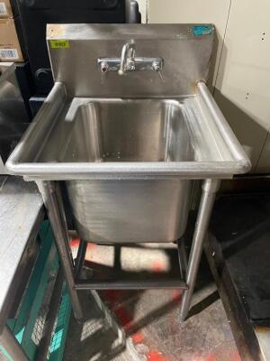 DESCRIPTION: 24" X 22" SINGLE WELL STAINLESS SINK. BRAND / MODEL: ADVANCE SIZE 22" X 24" LOCATION: AREA # 4 QTY: 1
