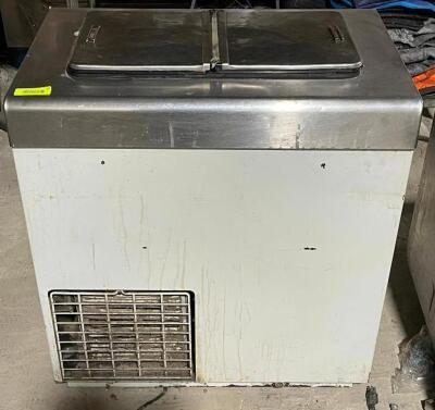 DESCRIPTION: 30" DEEP FREEZER DIP CABINET ADDITIONAL INFORMATION 115 VOLT, 1 PHASE LOCATION: AREA #4 QTY: 1