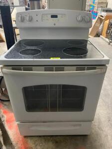 DESCRIPTION: G.E. HOUSE HOLD ELECTRIC RANGE AND OVEN ( WHITE ) BRAND / MODEL: G.E. ADDITIONAL INFORMATION APPEARS IN GOOD CONDITION LOCATION: AREA # 4