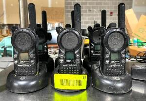 DESCRIPTION: MOTOROLA CLS1410 UHF RADIO WALKIE TALKIE SET W/ CHARGERS (6-PACK) BRAND / MODEL: MOTOROLA LOCATION: AREA #5 QTY: 1